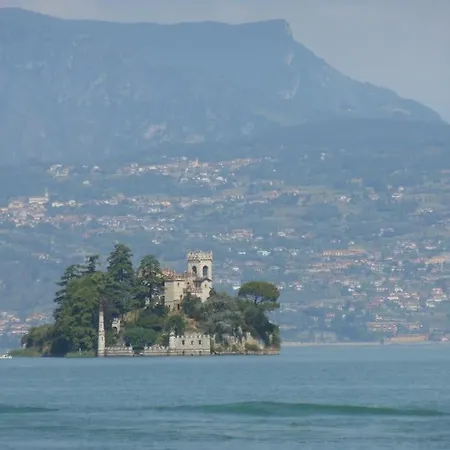 Ines Tra E Montagna - D'iseo * بيسوني